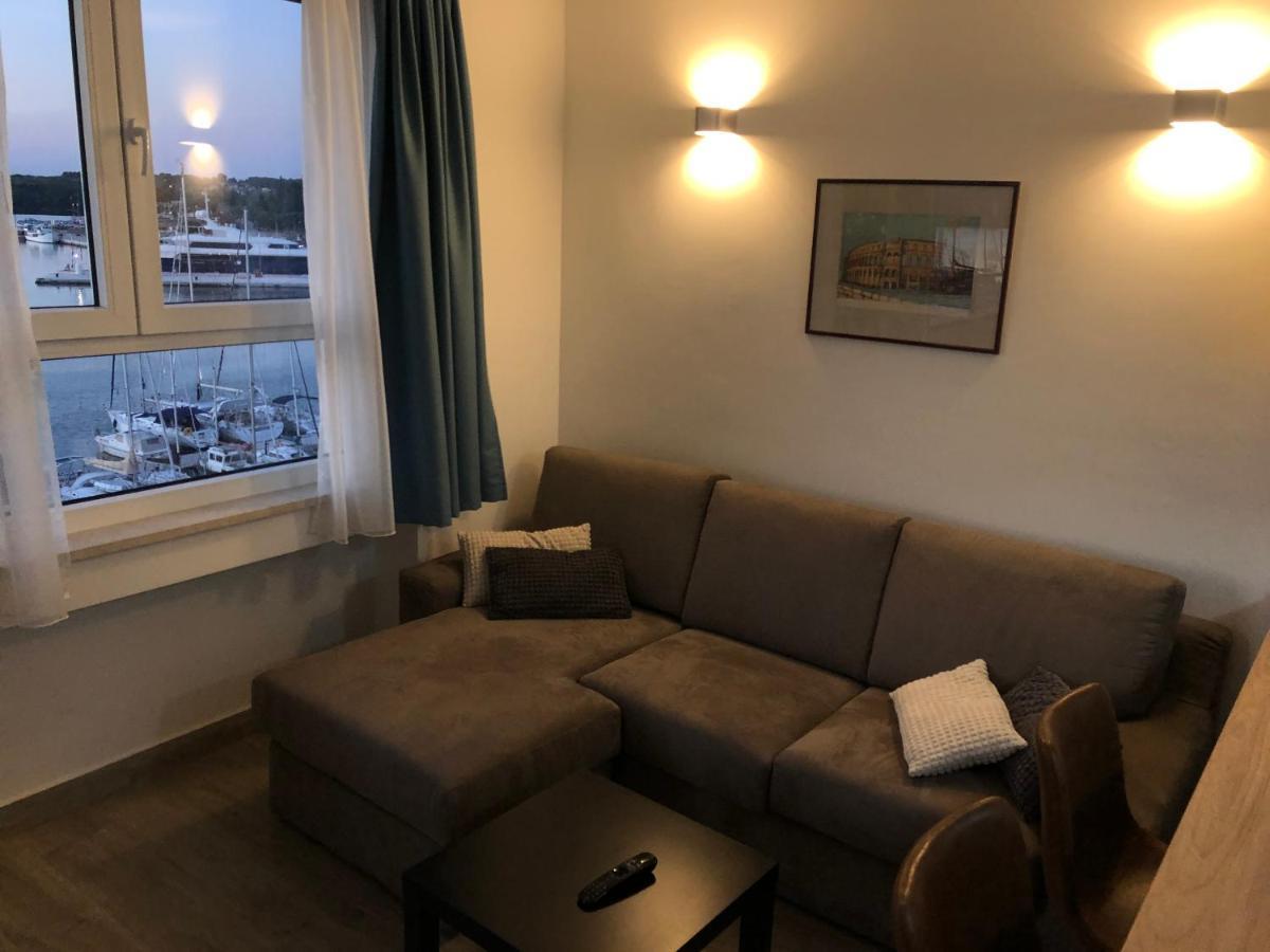Pula Center Seaview Apartment ภายนอก รูปภาพ