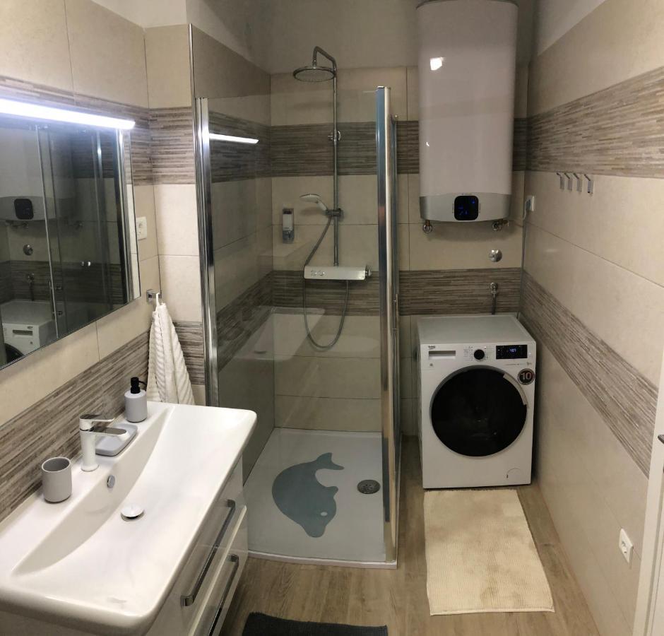 Pula Center Seaview Apartment ภายนอก รูปภาพ