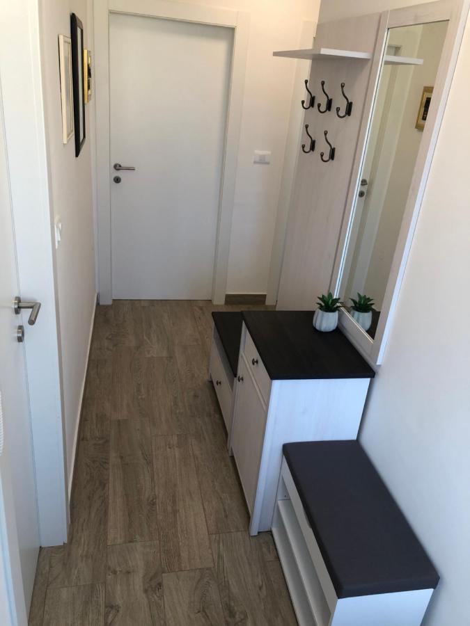 Pula Center Seaview Apartment ภายนอก รูปภาพ